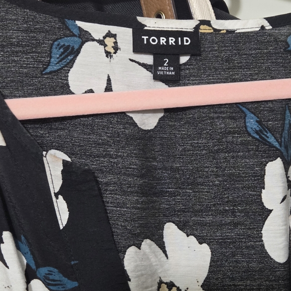 Black Floral Maxi Dress with White Bloom Print - Picture 6 of 7